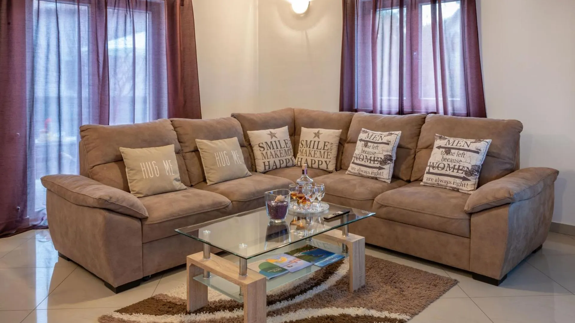 Villa Orange, A Charming Holiday Home With A Pool & Fenced Garden Raša